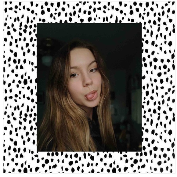 Meet your Posher, Jessica - Picture 1 of 1